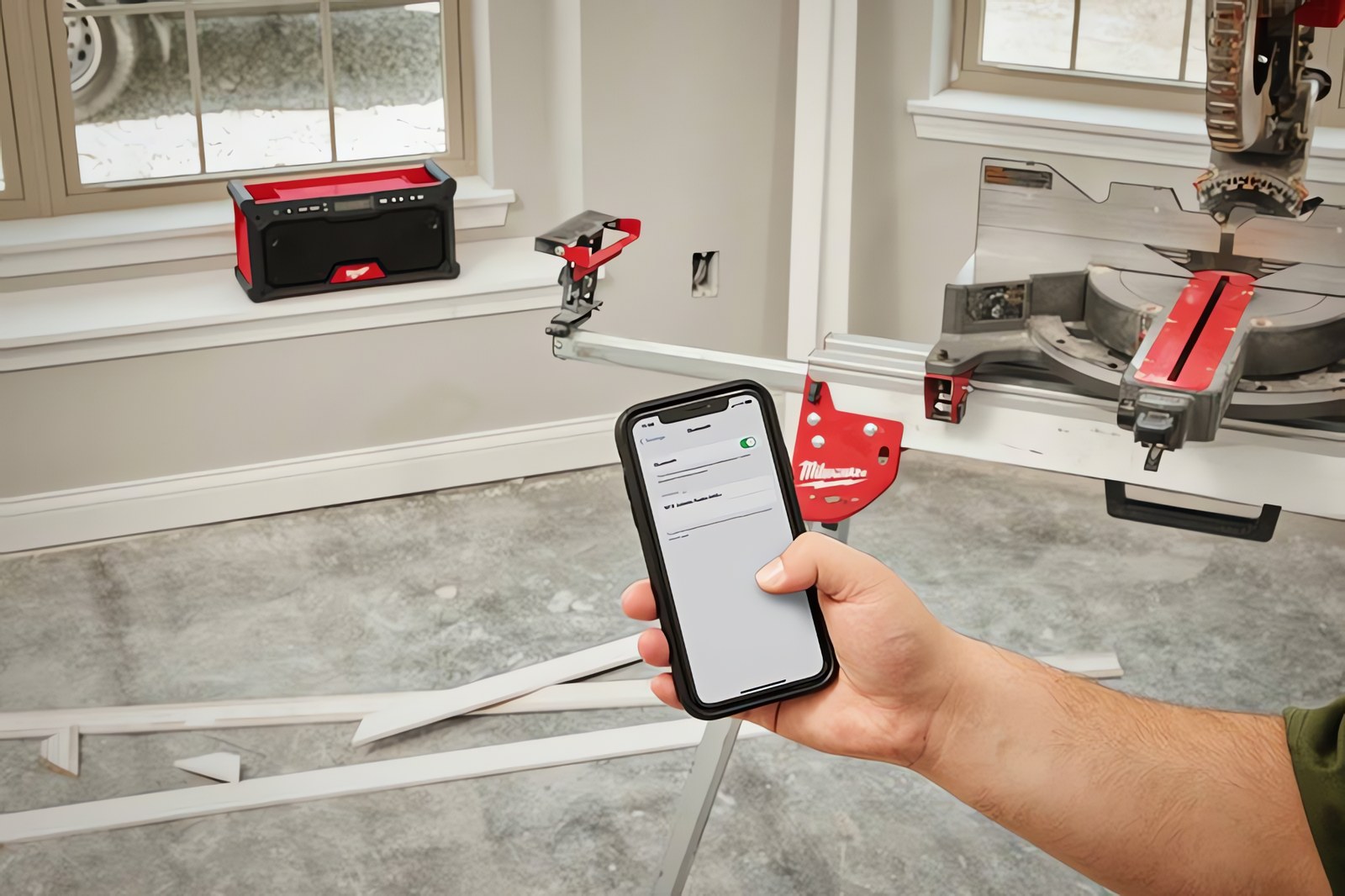 MILWAUKEE® представляет новое и улучшенное DAB+ радио для стройплощадки с Bluetooth®