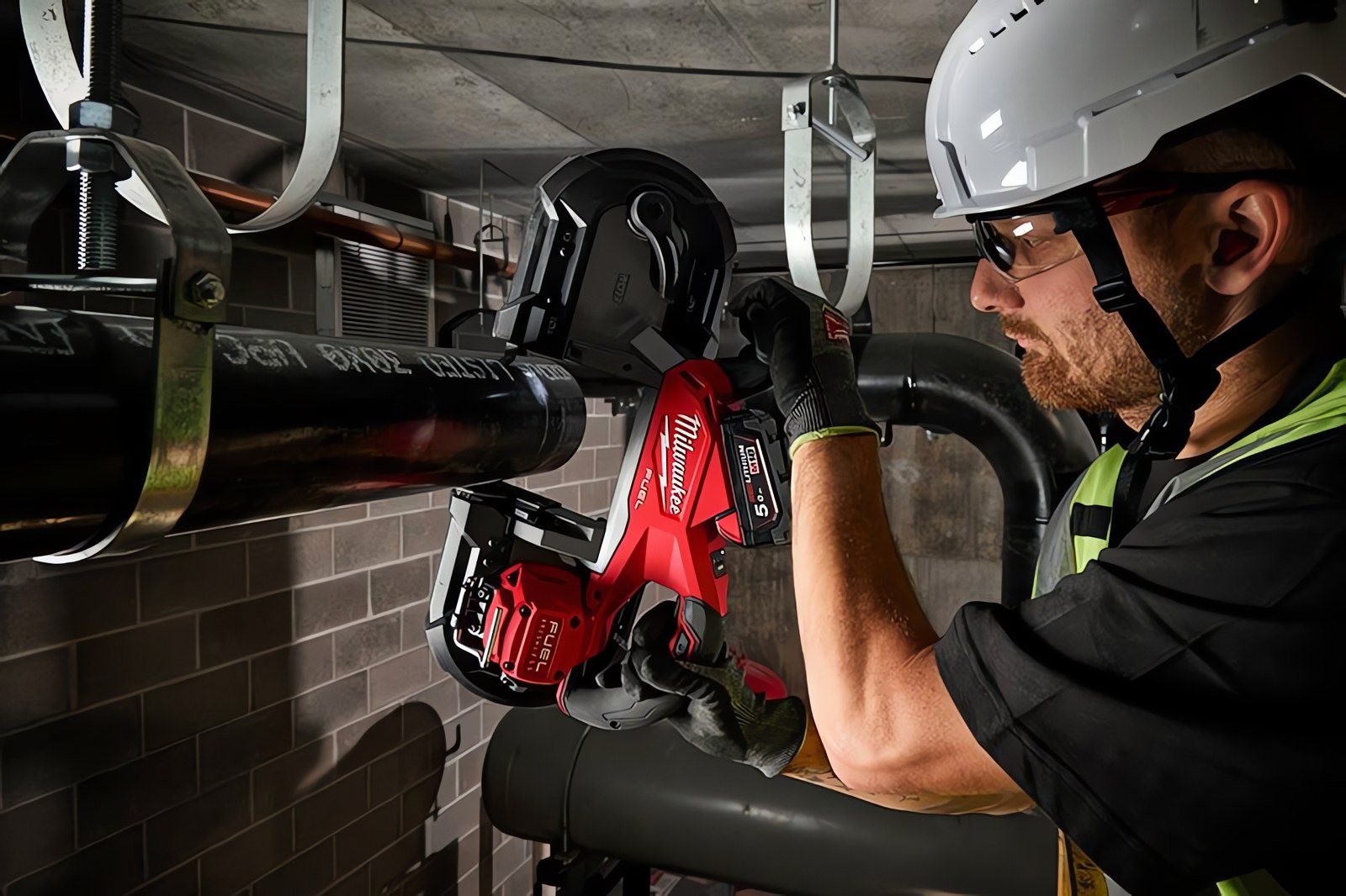 MILWAUKEE® представляет новое поколение угловой прямошлифовальной машины с повышенной производительностью и контролем