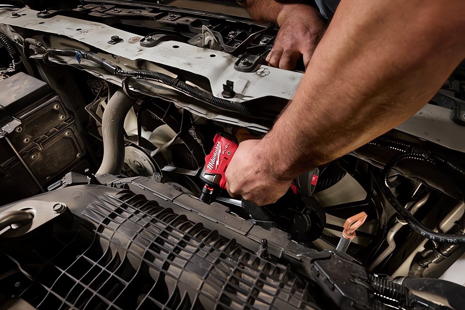 MILWAUKEE® представляет новую линейку субкомпактных ударных гайковёртов M12 FUEL™