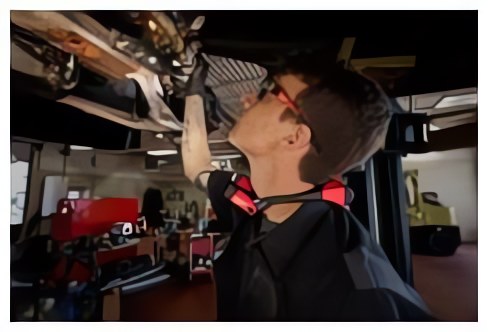 MILWAUKEE® представляет новый фонарь на шею в линейке REDLITHIUM™ USB