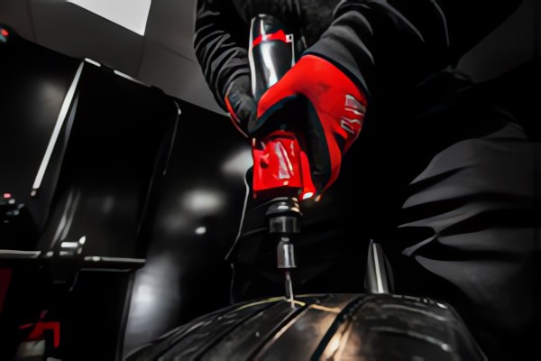 MILWAUKEE® представляет первый в мире аккумуляторный низкооборотный инструмент для обработки шин