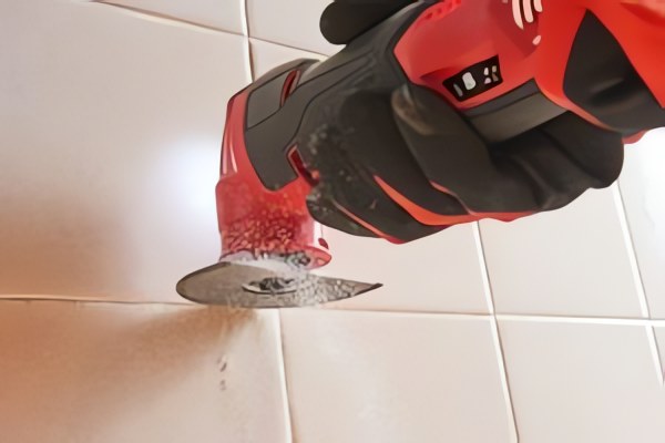 MILWAUKEE® представляет самый быстрый и маловибрационный многофункциональный инструмент 12 В