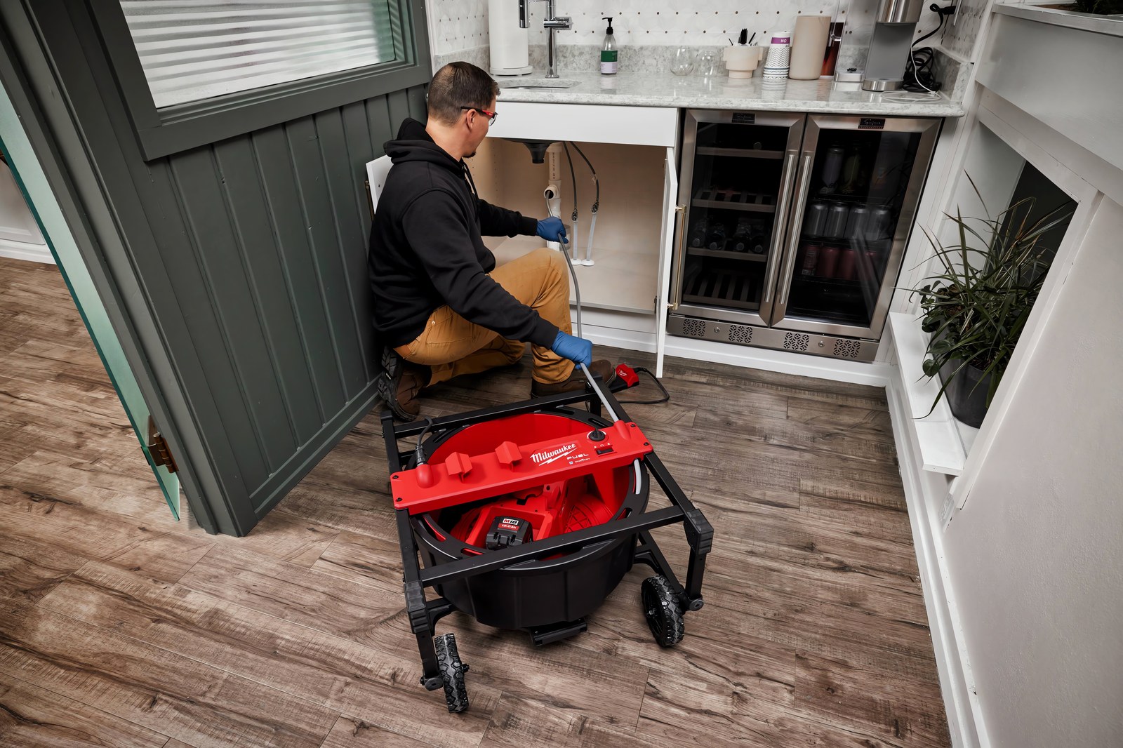 MILWAUKEE® представляет высокоскоростную машину с гибким валом M18™, обеспечивающую лучшую в классе производительность