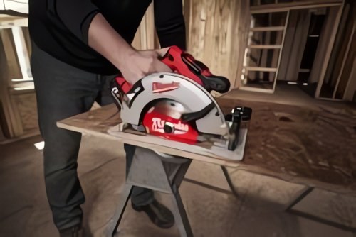 Milwaukee® расширяет линейку дисковых пил, выпуская аккумуляторную бесщёточную дисковую пилу M18™ под диск 66 мм