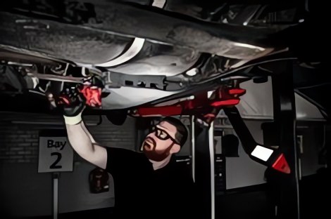 MILWAUKEE® расширяет линейку осветительных решений новым фонарём для подсветки днища, освобождающим руки