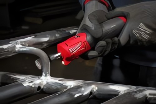 MILWAUKEE® расширяет линейку прямошлифовальных машин, представив M12 FUEL™ Straight Die Grinder