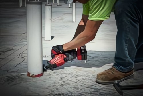 Milwaukee® разработала первую бесщёточную одноручную сабельную пилу на 18 В