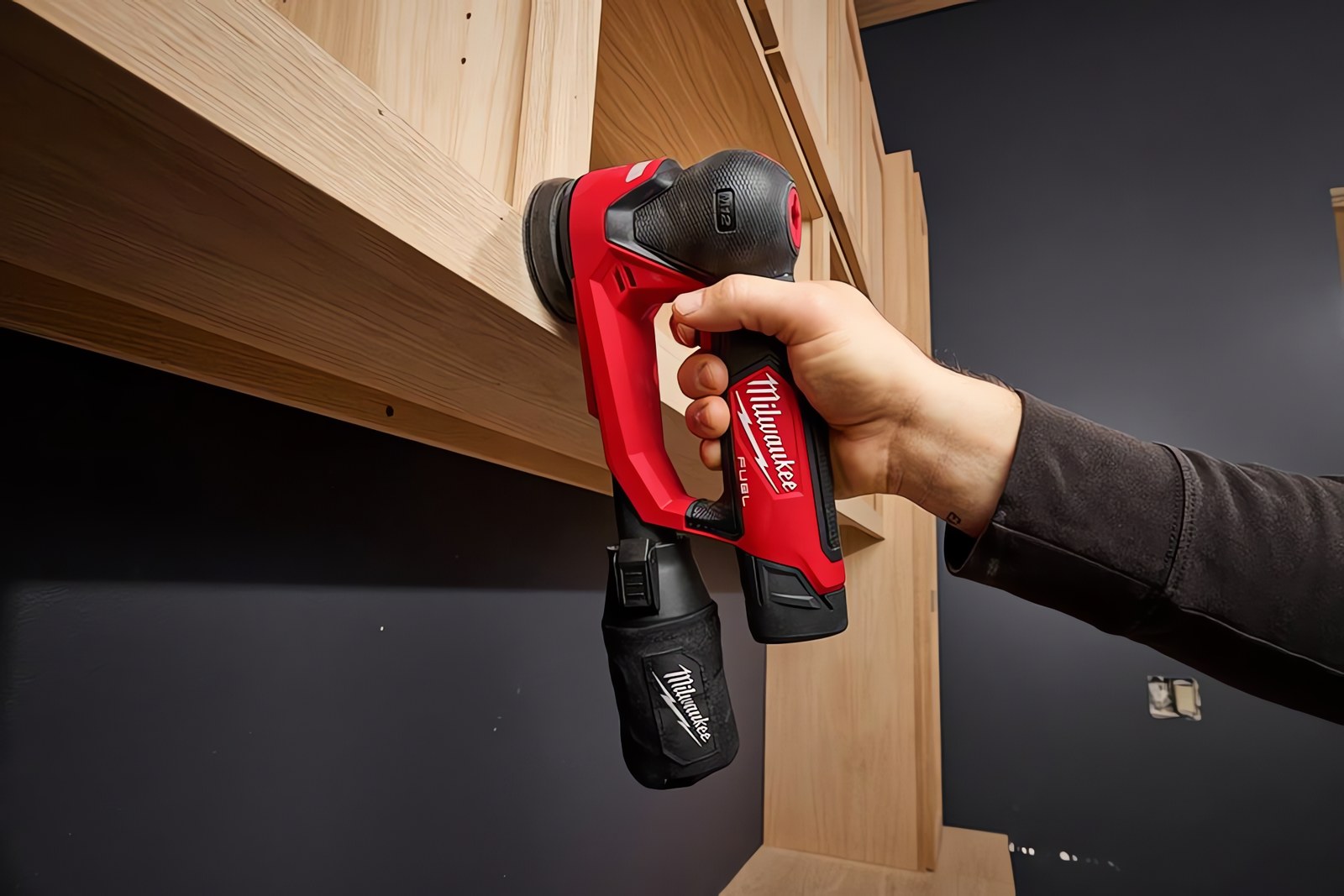 MILWAUKEE® сочетает мощность и эффективность для шлифования самых твёрдых материалов