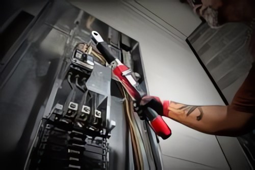 Milwaukee Tool представляет первый в отрасли моторизованный динамометрический ключ, обеспечивающий монтаж на 50% быстрее
