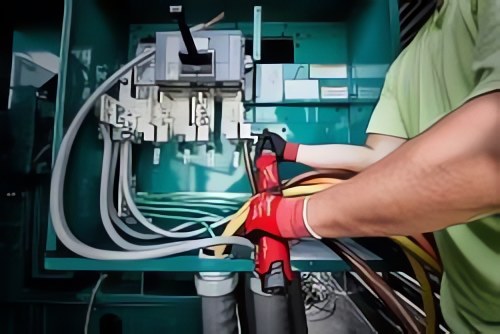Milwaukee Tool представляет первый в отрасли моторизованный динамометрический ключ, обеспечивающий монтаж на 50% быстрее