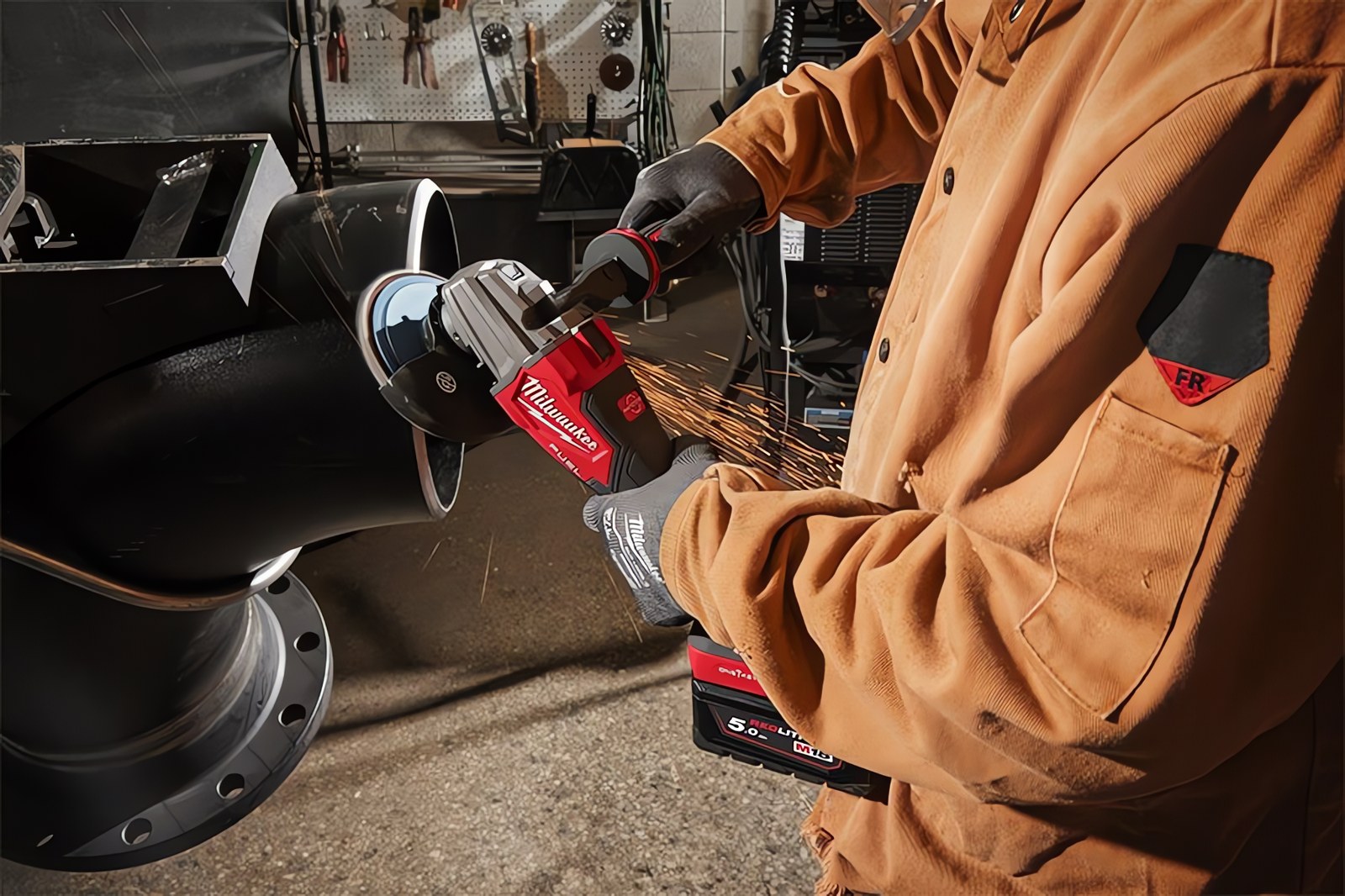 MILWAUKEE® задаёт новый стандарт безопасности и контроля для угловых шлифмашин