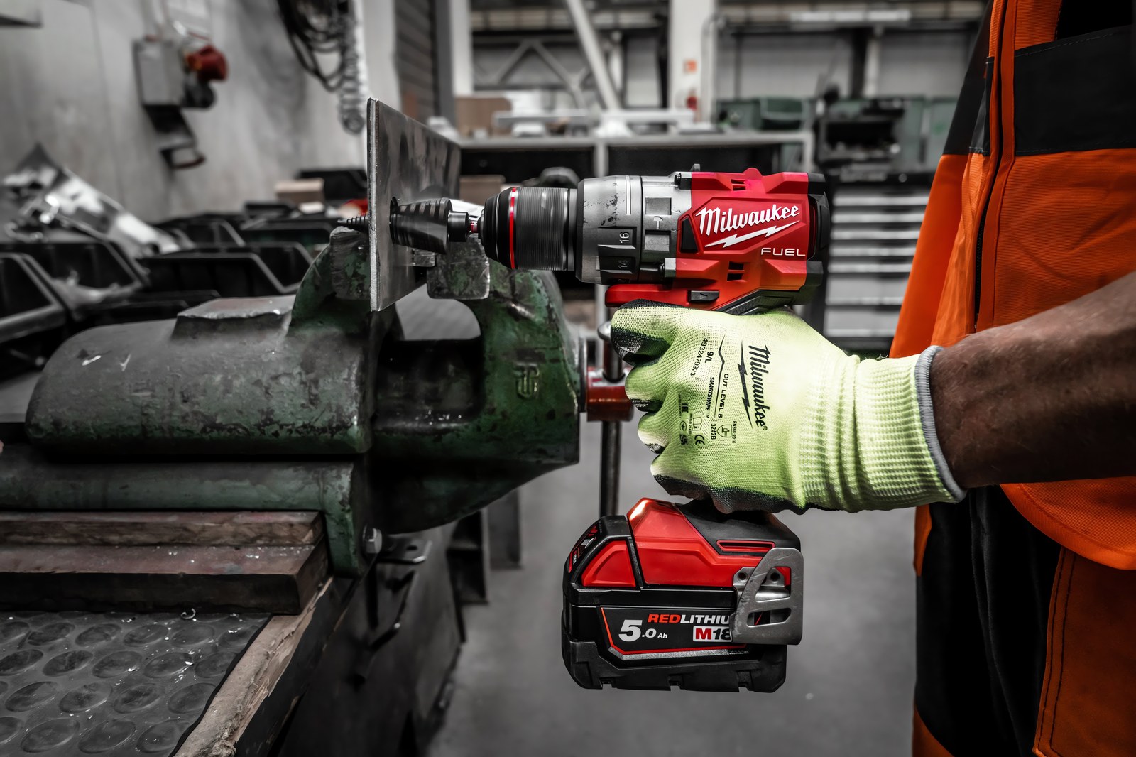 MILWAUKEE® задаёт стандарт в высокопроизводительном сверлении и закручивании с новыми M18 FUEL™ дрелью и импакт-шуруповёртом