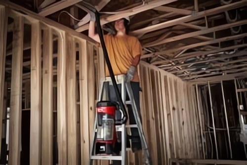 Носите на спине, подвешивайте или переносите новый ранцевый пылесос Milwaukee® M18 FUEL™ куда угодно!