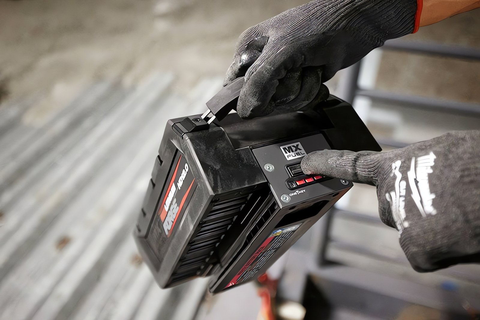 Новое расширение системы MILWAUKEE® с MX FUEL™ FORGE™