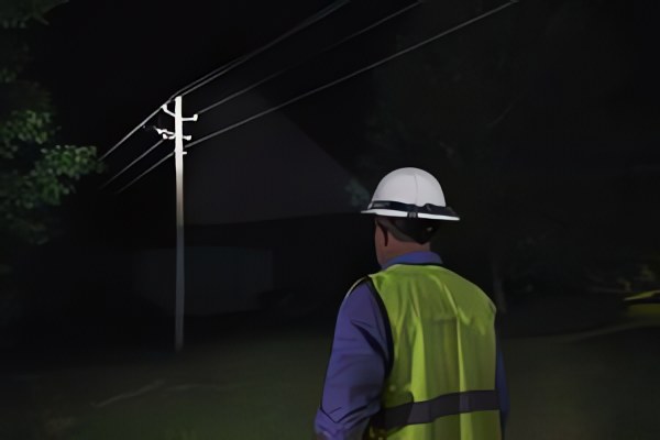Новый искробезопасный налобный фонарь Milwaukee Tool для работы в опасных зонах