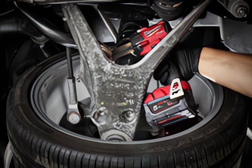Самые компактные в своём классе! Новые компактные ударные гайковёрты MILWAUKEE® M18 FUEL™ обеспечивают больший крутящий момент в стеснённых условиях